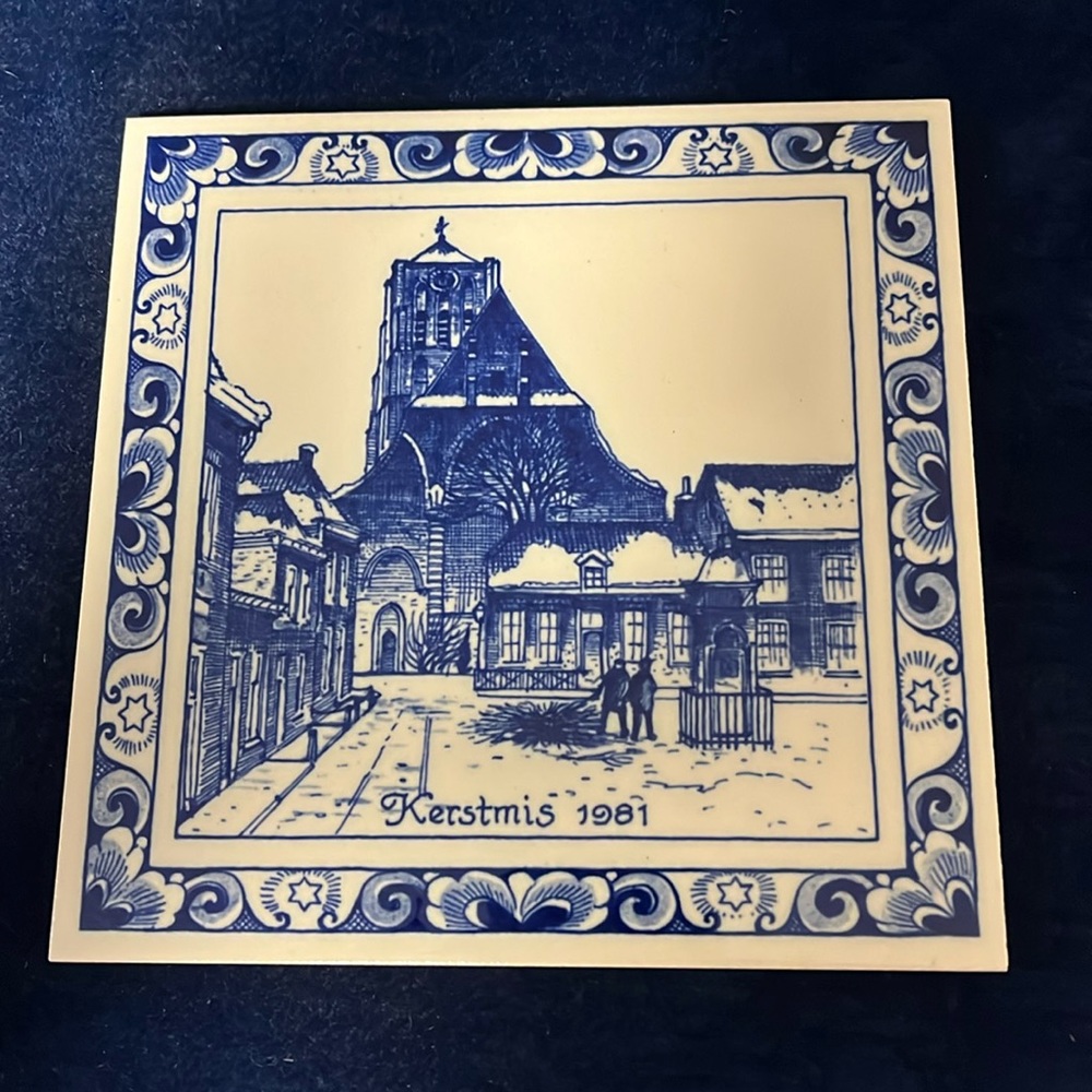 VTG Christmas 1981 Dutch Tile